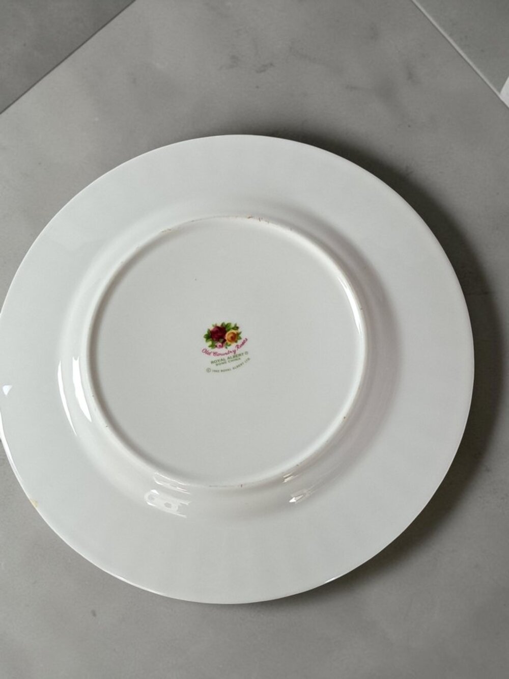Set of Two Royal Albert Old Country Roses Salad Plate 8 inch. - Picture 5 of 9